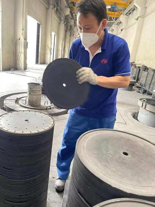 舉國(guó)同慶迎華誕 砥礪奮進(jìn)新征程 致敬堅(jiān)守崗位的你